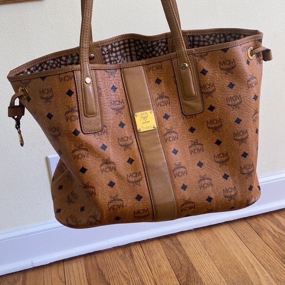 MCM Medium Liz Reversible Visetos Shopper - Picture 5 of 15